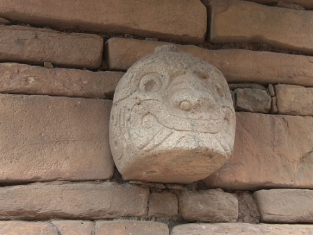 Detalle de una Cabeza Clava en Chavín de Huántar. Foto tomada por Joachim Pietsch