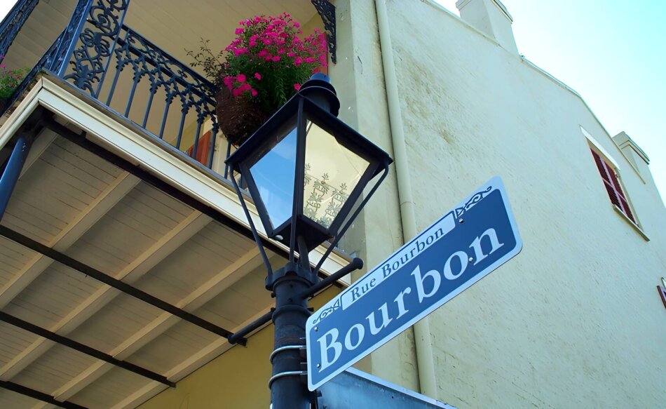 Bourbon Street, divertido punto en Nueva Orleans
