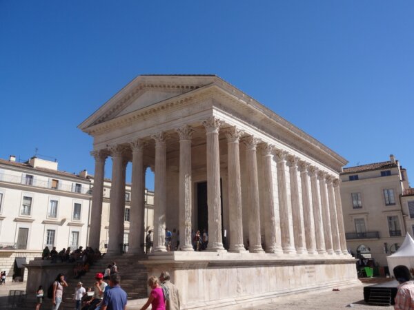 Maison Carree 1