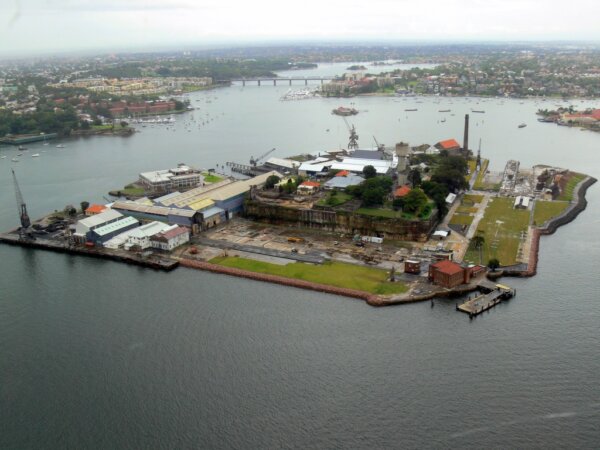 Isla Cockatoo 1