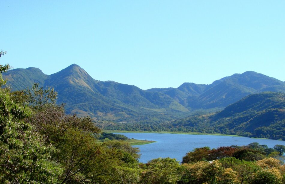 Los alrededores naturales de la Laguna de Olomega