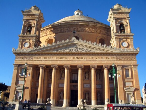 Rotonda de Mosta 2