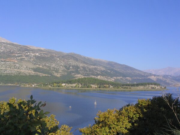 Lago Pamvotida 1