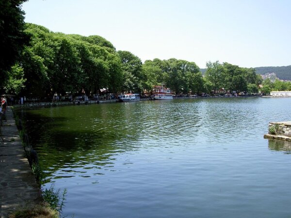 Lago Pamvotida 2