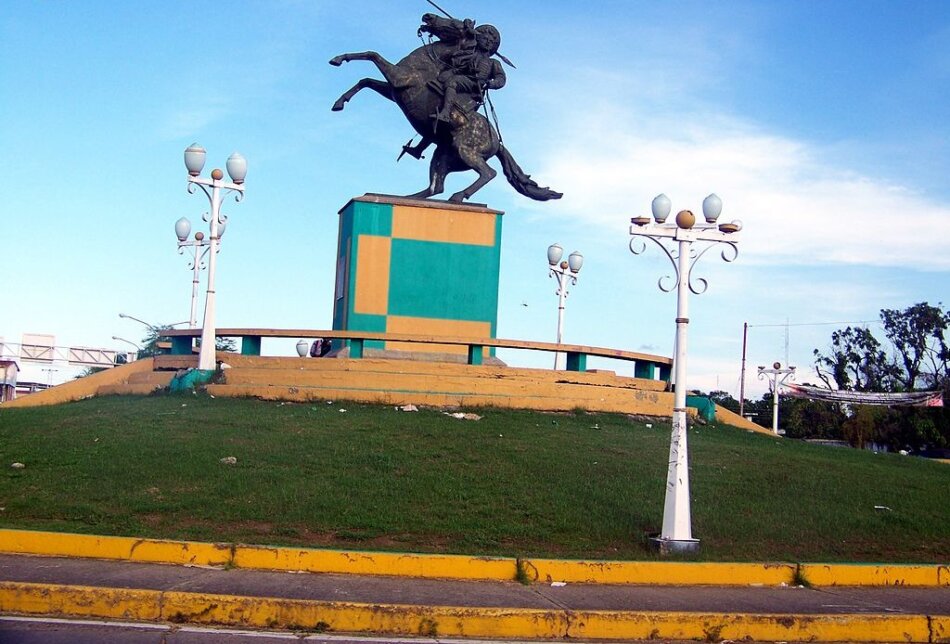 Plazas y monumentos en San Fernando de Apure