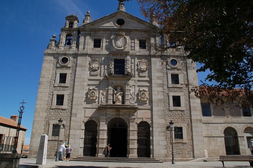 El Convento De Santa Teresa De Jes S En Vila Espa A Ser Turista