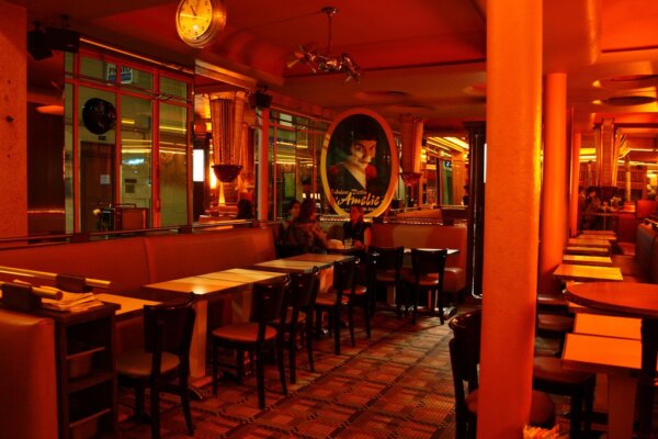 Cafe des 2 moulins 2