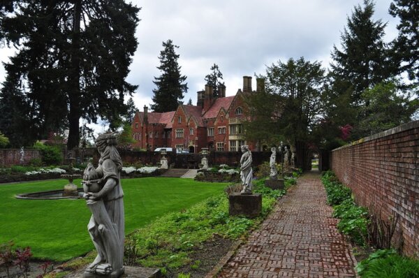 Castillo Thornewood 3