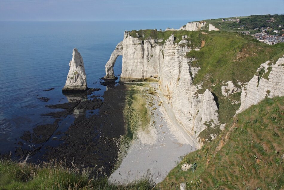 Étretat, inspiración de artistas y turistas
