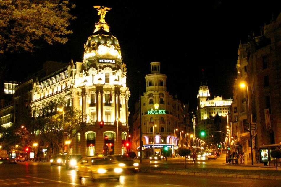 La Gran Vía, el Broadway madrileño